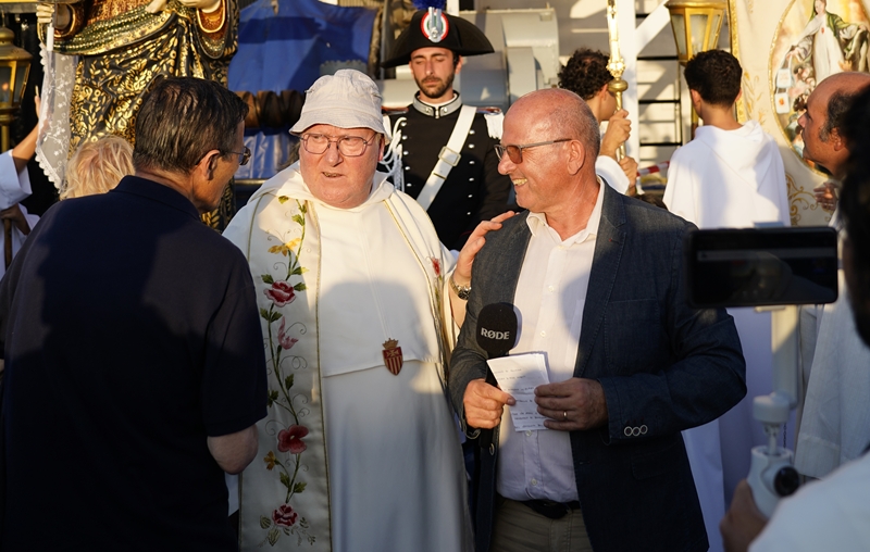 Mario Girau e Massimo Cabula con Padre Eugenio Caramia alla Sagra Estiva di Bonaria del 2025